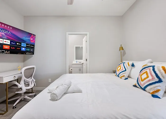 2b2b With Free Parking And Premium Beds Apartment Glendale